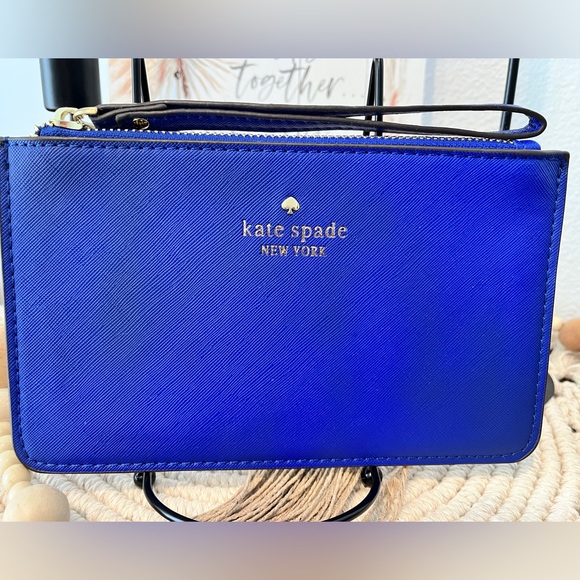 kate spade Handbags - NWOT Kate Spade Wristlet